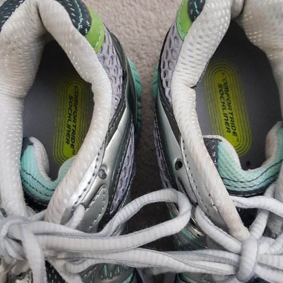 Saucony Running Shoes - Picture 6 of 7